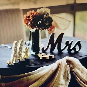 Mr & Mrs. Gold Glitter Sign